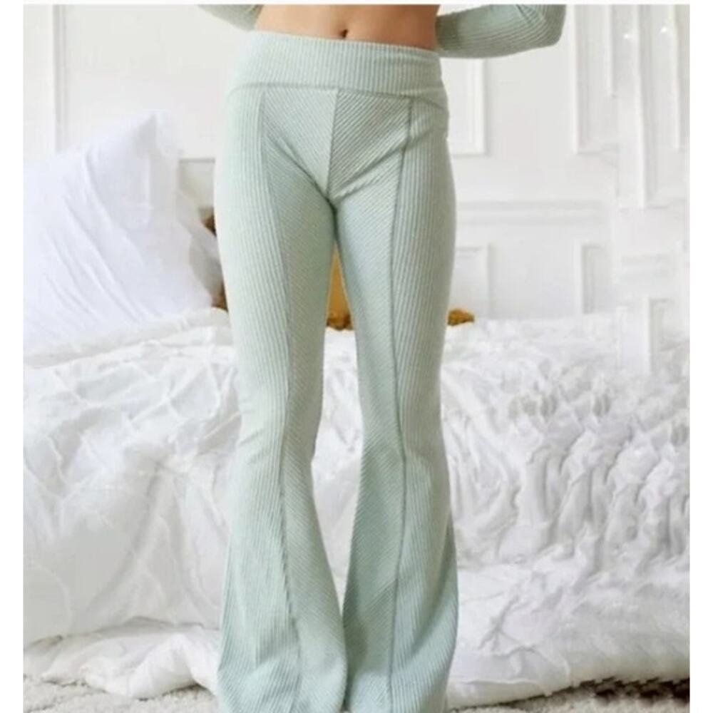 Out From Under Aria Seamed Flare Pants Womens Small Celery Green Ribbed Hi Rise